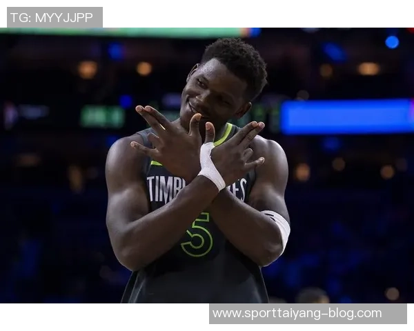 森林狼新赛季备战热情高涨爱德华兹迪文里德训练照展笑颜